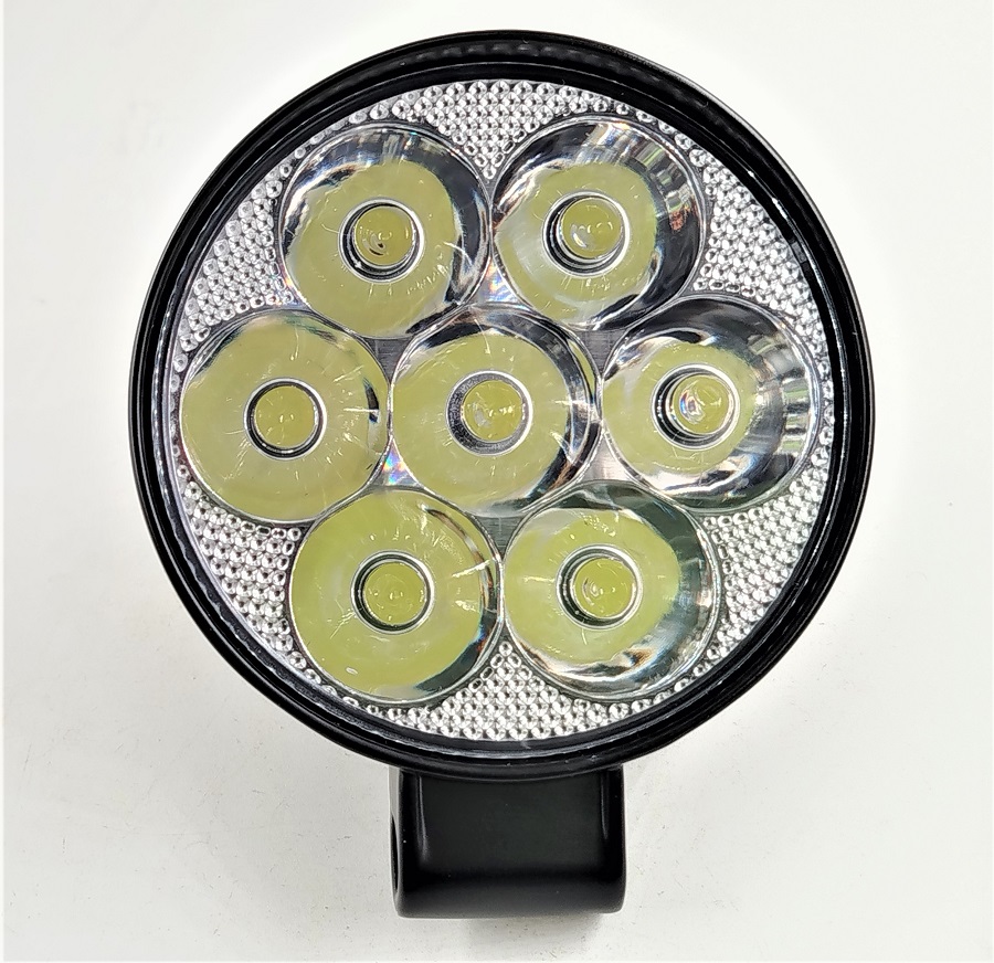 Фара рабочего света. 14W  12-24 Вольт. Круглая 80х80х35 мм 7LED Spot 38-1