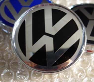 Колпачок на литой диск Volkswagen 60 mm черный с серебристым краем