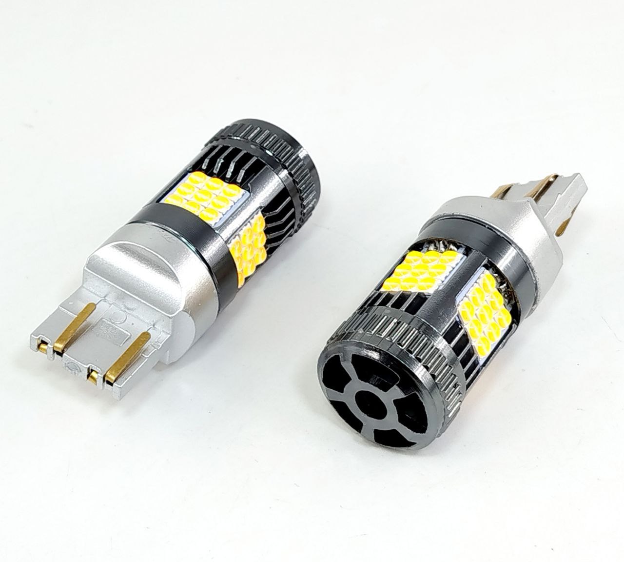 Светодиодная лампа. С вентилятором. 7443-36LED/ 30 Ватт. CANBUS. 12-24 Вольт. Белый/Желтый