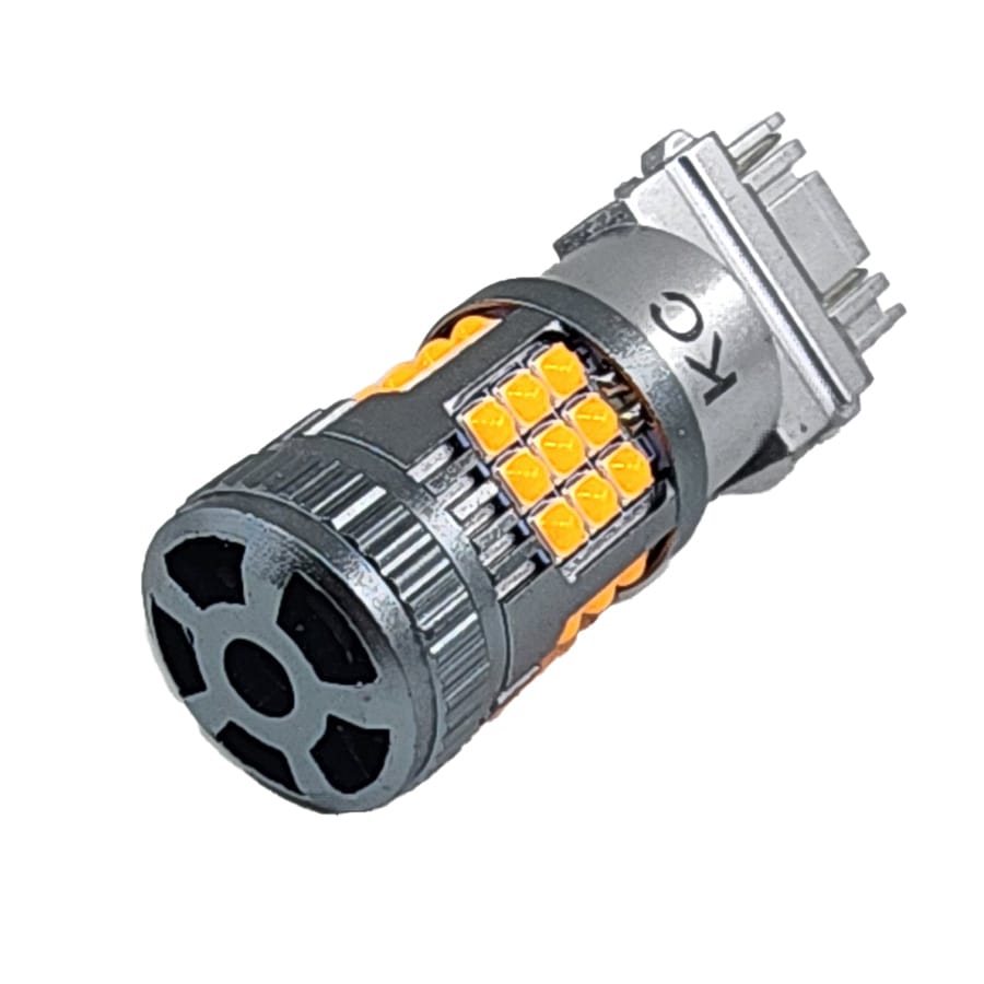 Светодиодная лампа 3157 36 smd 3030 canbus желтый 9-32 вольт c кулером 30W  L044